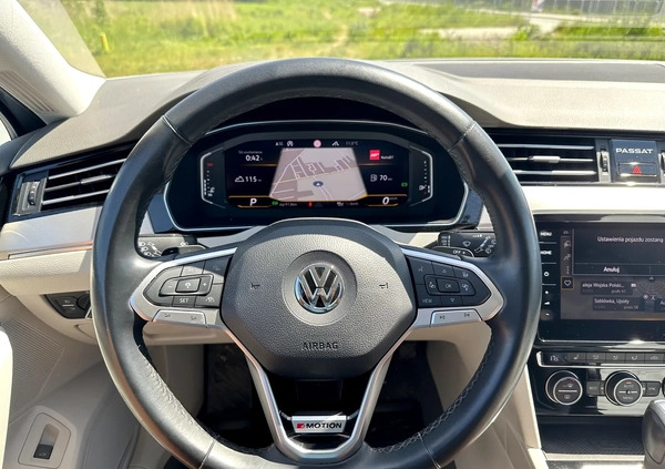 Volkswagen Passat cena 117999 przebieg: 135000, rok produkcji 2020 z Głogówek małe 92